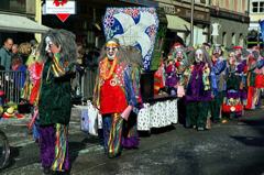 2004 Zyt zum usstyyge !?